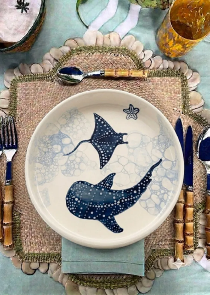 Thálassa styled on the CHELÓNA table